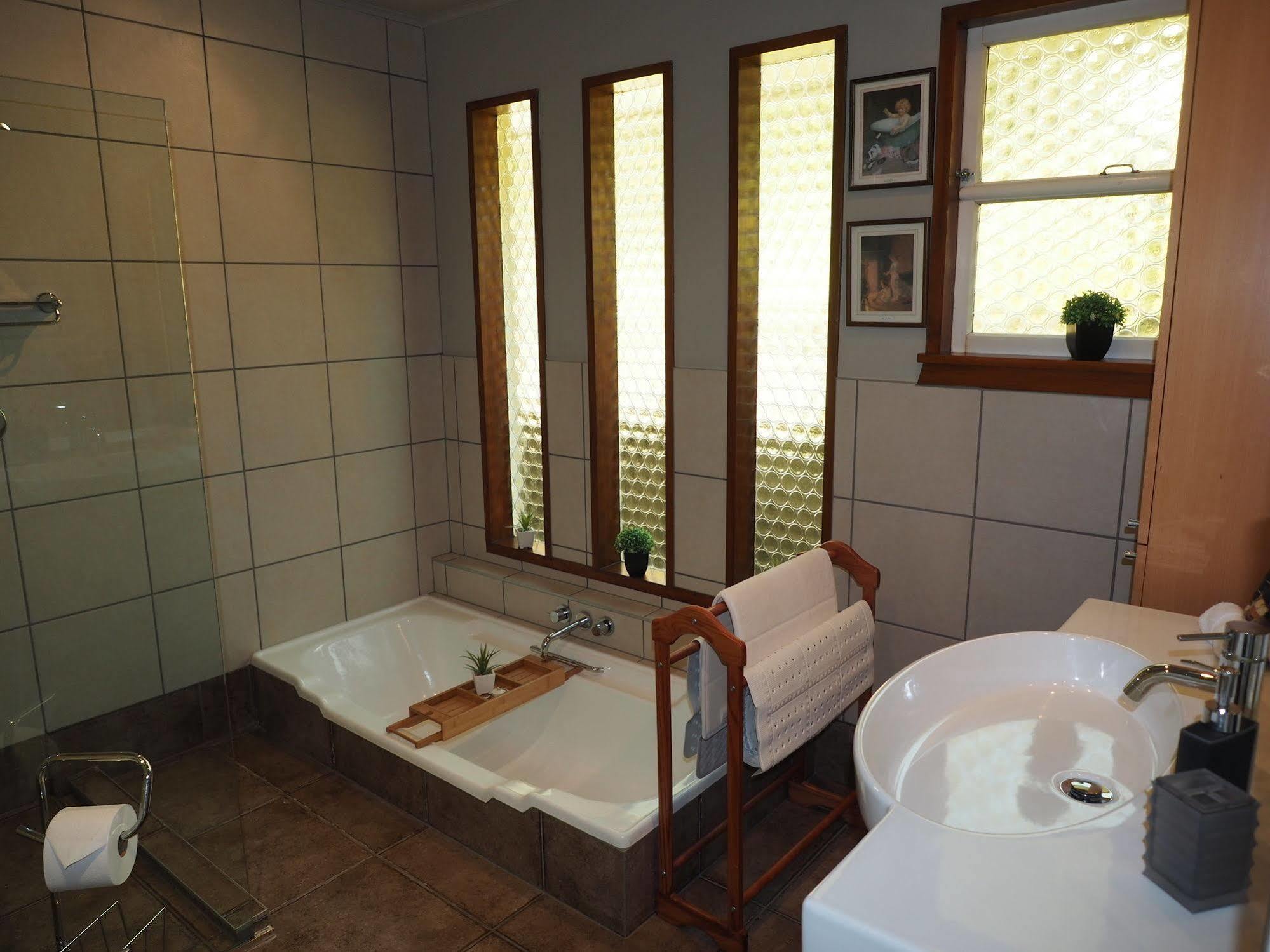 Sounds Vista B&B Picton Bagian luar foto